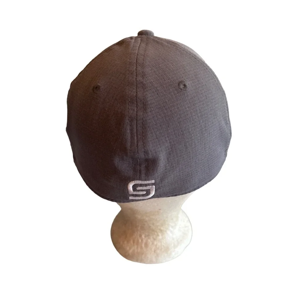Under Armour Gray Hat Cap‎ Stretch Fit Size Medium / Large